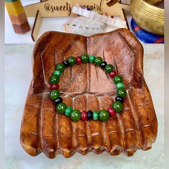 Handmade Jade Mixed Bead Afro American Flag Colors Gemstone Bracelet - Picture 3 of 6